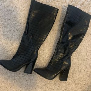 DOLLSKILL boots size 7